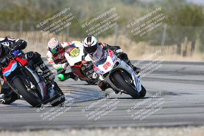media/Dec-01-2025-Moto Forza (Mon) [[2daa91e15f]]/1-Advanced Group/Session 3 (Turn 3)/
